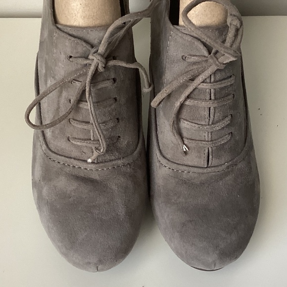 Me Too Lisbon Oxford Pumps Grey Suede - 6.5M - Picture 7 of 14